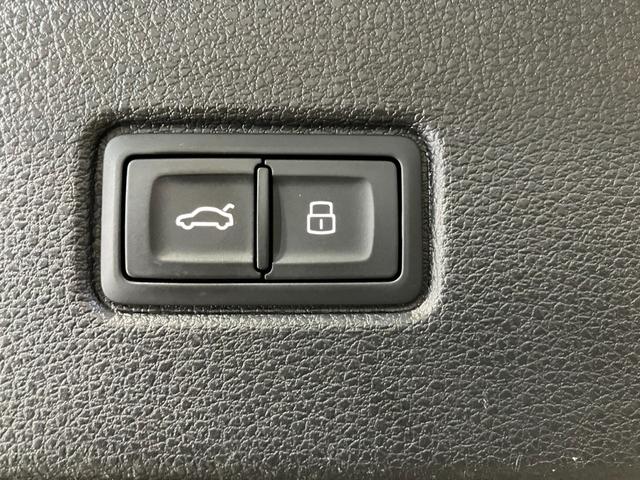 Q7 2.0TFSIクワトロ Sラインパッケージ 7シーターPKG リアアシスタンスPKG オールホイールステアリング マトリクスLEDヘッドライト バーチャルコックピット サラウンドビュー オートテールゲート ロティフォーム22インチアルミ(28枚目)