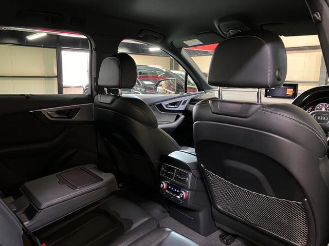 Q7 2.0TFSIクワトロ Sラインパッケージ 7シーターPKG リアアシスタンスPKG オールホイールステアリング マトリクスLEDヘッドライト バーチャルコックピット サラウンドビュー オートテールゲート ロティフォーム22インチアルミ(37枚目)