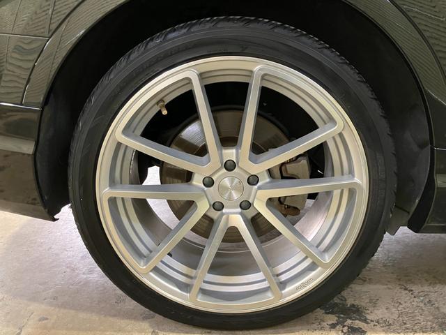 Q7 2.0TFSIクワトロ Sラインパッケージ 7シーターPKG リアアシスタンスPKG オールホイールステアリング マトリクスLEDヘッドライト バーチャルコックピット サラウンドビュー オートテールゲート ロティフォーム22インチアルミ(52枚目)