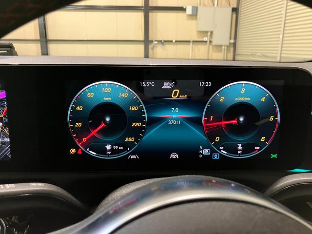 ＣＬＡクラス ＣＬＡ２００ｄ　ＡＭＧライン　レーダーセーフティＰＫＧ　パークトロニック　マルチビームＬＥＤヘッドライト　ＭＢＵＸ　ワイヤレスチャージング　パーシート＆シートヒーター　フットトランクオープナー（17枚目）