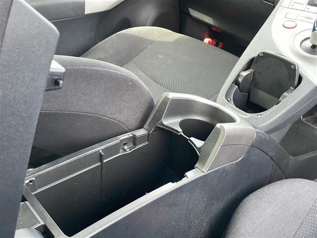 プリウス Ｓ　寒冷地仕様／純正メモリナビ　ＮＳＣＰ－Ｗ６４（ＡＭ／ＦＭ／ＣＤ／ＢＴ）／ワンセグＴＶ／バックカメラ／ワイパーデアイサー／ＨＩＤヘッドライト／リアフォグ／社外ＥＴＣ／ステアリングスイッチ／トノカバー（15枚目）