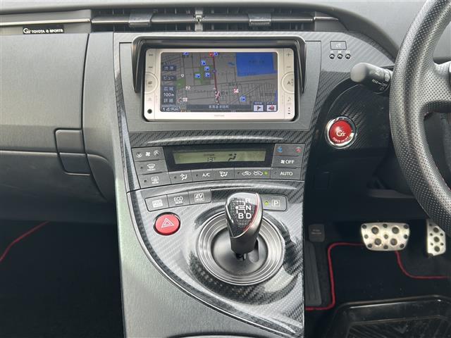 プリウス Ｓツーリングセレクション・Ｇ’ｓ　純正メモリナビ　地デジＴＶ　Ｂｌｕｅｔｏｏｔｈ　ＥＴＣ　バックカメラ　スマートキー　プッシュスタート　純正ＬＥＤヘッドライト　　純正１８インチアルミホイール　純正フロアマット（2枚目）