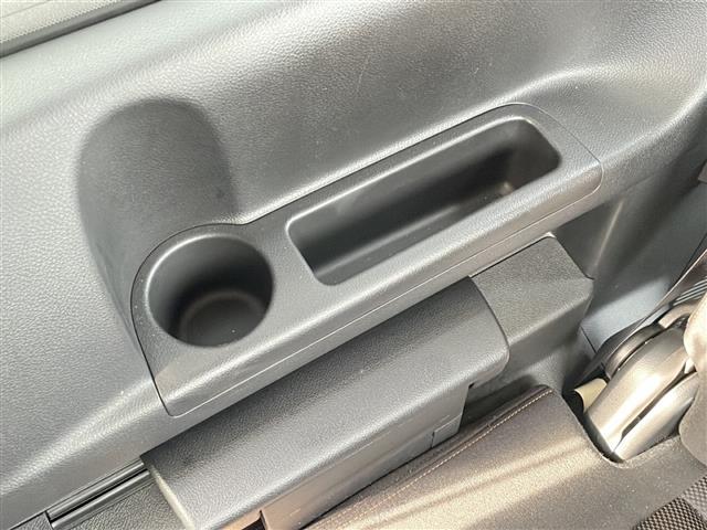 セレナ ハイウェイスター　４ＷＤ／純正ＨＤＤナビ　ＨＣ３０８Ａ－Ａ（ＡＭ／ＦＭ／ＣＤ）フルセグＴＶ／バックカメラ／オートライト／社外エンジンスターター（10枚目）