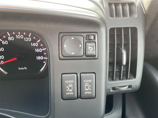 セレナ ハイウェイスター　４ＷＤ／純正ＨＤＤナビ　ＨＣ３０８Ａ－Ａ（ＡＭ／ＦＭ／ＣＤ）フルセグＴＶ／バックカメラ／オートライト／社外エンジンスターター（15枚目）
