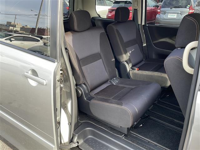 セレナ ハイウェイスター　４ＷＤ／純正ＨＤＤナビ　ＨＣ３０８Ａ－Ａ（ＡＭ／ＦＭ／ＣＤ）フルセグＴＶ／バックカメラ／オートライト／社外エンジンスターター（19枚目）