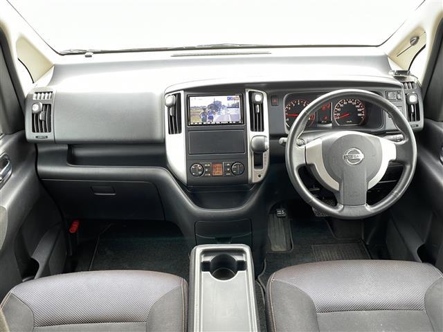 セレナ ハイウェイスター　４ＷＤ／純正ＨＤＤナビ　ＨＣ３０８Ａ－Ａ（ＡＭ／ＦＭ／ＣＤ）フルセグＴＶ／バックカメラ／オートライト／社外エンジンスターター（42枚目）