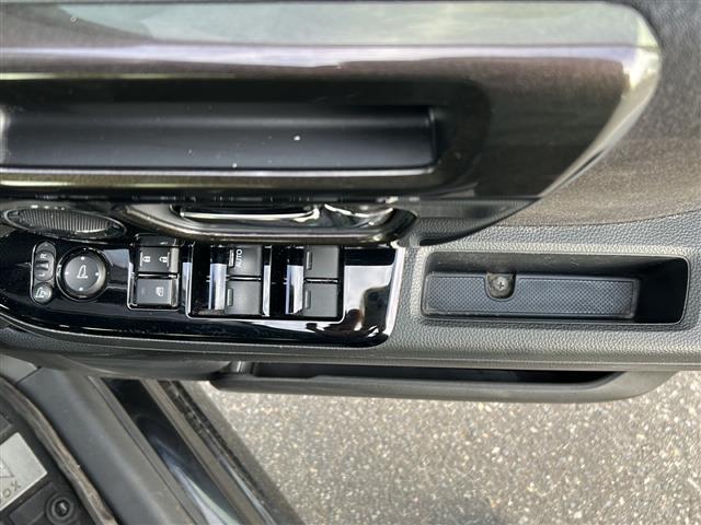 Ｎ－ＢＯＸ Ｇ・Ｌホンダセンシング　純正８インチナビ　フルセグ　ＤＶＤ　Ｂｌｕｅｔｏｏｔｈ　ドラレコ　ＥＴＣ　Ｂカメ　片パワ　ＳヒーターＡＣＣ　レーンアシスト　リアコーナーセンサー　衝突軽減ブレーキ　スマートキー　プッシュスタート（16枚目）