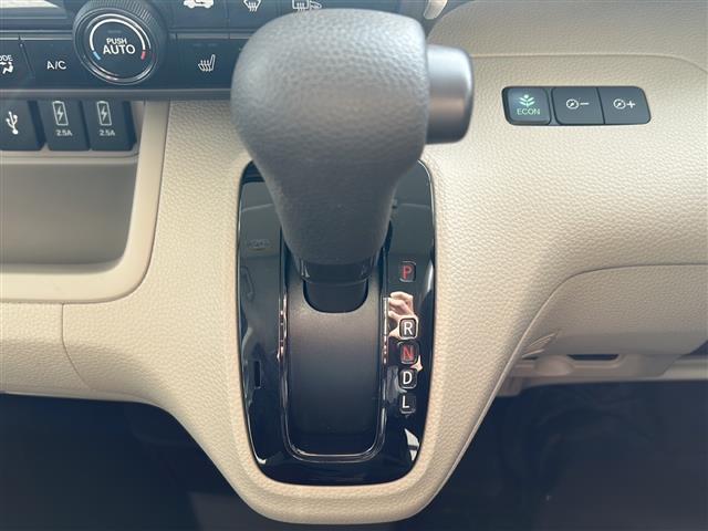 Ｎ－ＢＯＸ Ｇ・Ｌホンダセンシング　純正メモリナビ　フルセグＴＶ　ＤＶＤ再生　Ｂｌｕｅｔｏｏｔｈ　ドラレコ　ＥＴＣ　バックカメラ　片側パワスラ　シーヒーター　ＡＣＣ　リアコーナーセンサー　レーンアシスト　衝突軽減ブレーキ　スマートキー（7枚目）