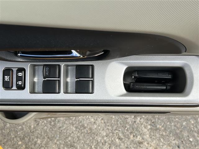 アクア G 社外メモリナビ フルセグTV DVD再生 Bluetooth 前方ドラレコ バックカメラ スマートキー プッシュスタート 純正フロアマット(16枚目)