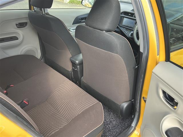 アクア G 社外メモリナビ フルセグTV DVD再生 Bluetooth 前方ドラレコ バックカメラ スマートキー プッシュスタート 純正フロアマット(19枚目)