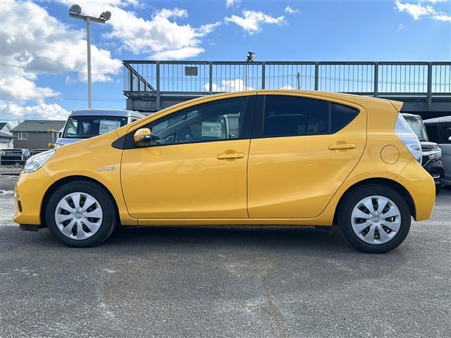 アクア G 社外メモリナビ フルセグTV DVD再生 Bluetooth 前方ドラレコ バックカメラ スマートキー プッシュスタート 純正フロアマット(26枚目)