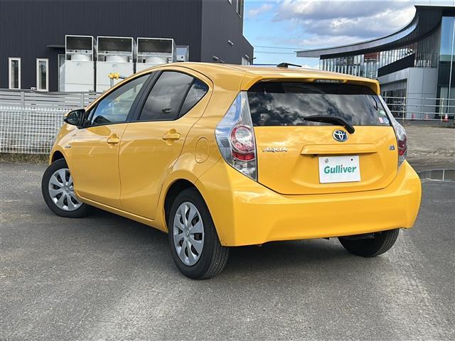 アクア G 社外メモリナビ フルセグTV DVD再生 Bluetooth 前方ドラレコ バックカメラ スマートキー プッシュスタート 純正フロアマット(27枚目)