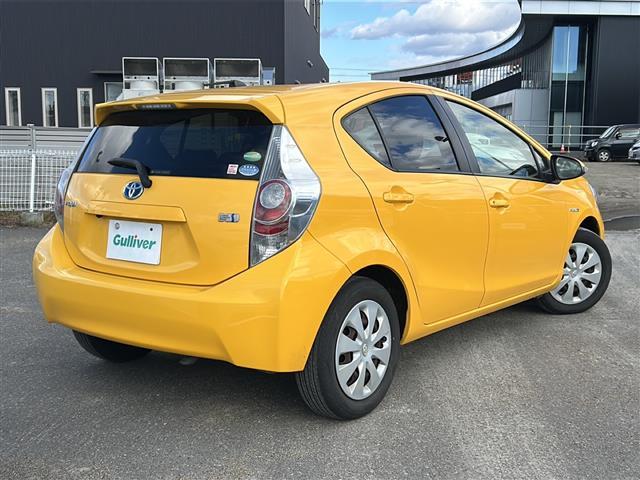 アクア G 社外メモリナビ フルセグTV DVD再生 Bluetooth 前方ドラレコ バックカメラ スマートキー プッシュスタート 純正フロアマット(29枚目)