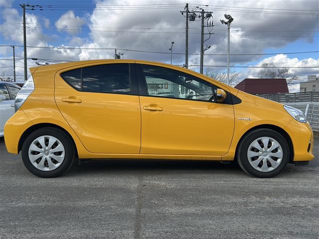 アクア G 社外メモリナビ フルセグTV DVD再生 Bluetooth 前方ドラレコ バックカメラ スマートキー プッシュスタート 純正フロアマット(30枚目)