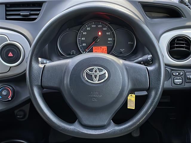 ヴィッツ Ｆ　◆４ＷＤ◆オーディオ◆寒冷地仕様◆社外１４インチＡＷ◆純正フロアマット◆フォグランプ◆ＡＢＳ（2枚目）