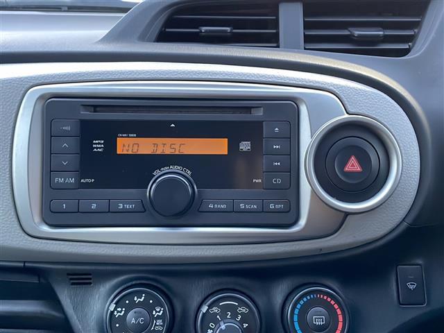 ヴィッツ Ｆ　◆４ＷＤ◆オーディオ◆寒冷地仕様◆社外１４インチＡＷ◆純正フロアマット◆フォグランプ◆ＡＢＳ（5枚目）