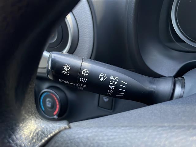 ヴィッツ Ｆ　◆４ＷＤ◆オーディオ◆寒冷地仕様◆社外１４インチＡＷ◆純正フロアマット◆フォグランプ◆ＡＢＳ（6枚目）