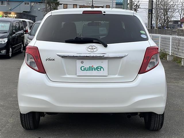 ヴィッツ Ｆ　◆４ＷＤ◆オーディオ◆寒冷地仕様◆社外１４インチＡＷ◆純正フロアマット◆フォグランプ◆ＡＢＳ（28枚目）