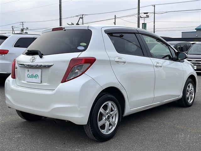 ヴィッツ Ｆ　◆４ＷＤ◆オーディオ◆寒冷地仕様◆社外１４インチＡＷ◆純正フロアマット◆フォグランプ◆ＡＢＳ（29枚目）