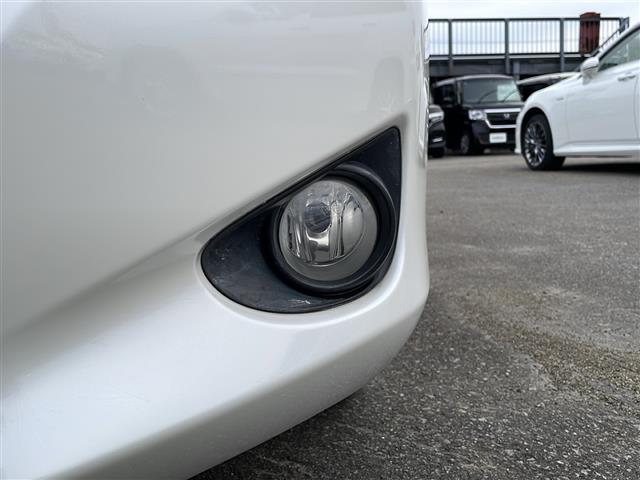 ヴィッツ Ｆ　◆４ＷＤ◆オーディオ◆寒冷地仕様◆社外１４インチＡＷ◆純正フロアマット◆フォグランプ◆ＡＢＳ（33枚目）