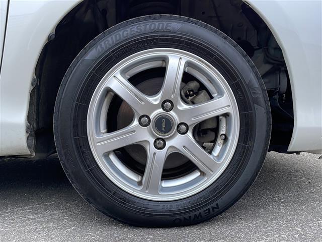 ヴィッツ Ｆ　◆４ＷＤ◆オーディオ◆寒冷地仕様◆社外１４インチＡＷ◆純正フロアマット◆フォグランプ◆ＡＢＳ（34枚目）