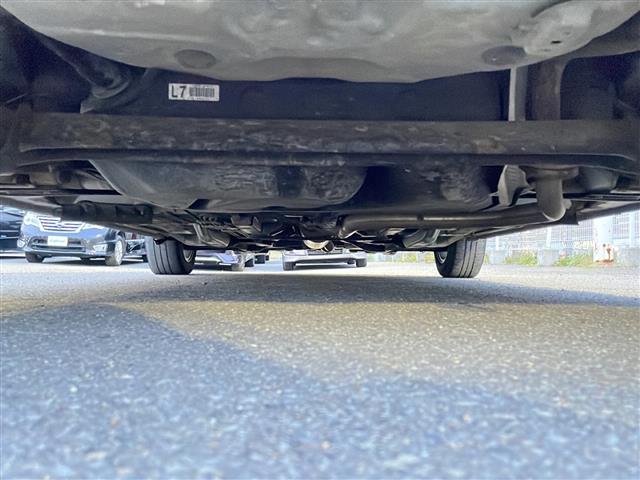 ヴィッツ Ｆ　◆４ＷＤ◆オーディオ◆寒冷地仕様◆社外１４インチＡＷ◆純正フロアマット◆フォグランプ◆ＡＢＳ（38枚目）