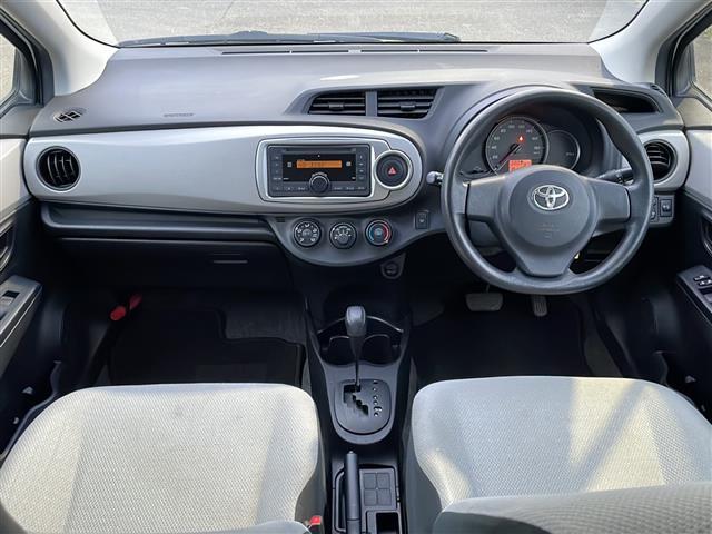 ヴィッツ Ｆ　◆４ＷＤ◆オーディオ◆寒冷地仕様◆社外１４インチＡＷ◆純正フロアマット◆フォグランプ◆ＡＢＳ（42枚目）