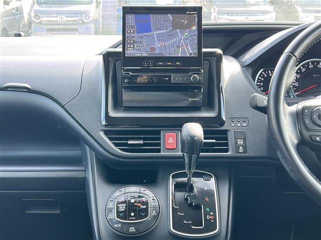 ヴォクシー ＺＳ　煌　社外ＨＤＤナビ　地デジＴＶ　ＤＶＤ再生　Ｂｌｕｅｔｏｏｔｈ　ＥＴＣ　バックカメラ　両側パワスラ　スマートキー　プッシュスタート　純正ＬＥＤヘッドライト　純正１６インチアルミホイール　純正フロアマット（2枚目）