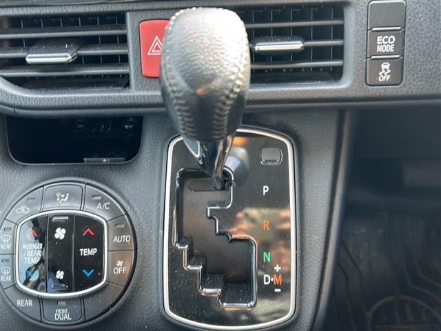 ヴォクシー ＺＳ　煌　社外ＨＤＤナビ　地デジＴＶ　ＤＶＤ再生　Ｂｌｕｅｔｏｏｔｈ　ＥＴＣ　バックカメラ　両側パワスラ　スマートキー　プッシュスタート　純正ＬＥＤヘッドライト　純正１６インチアルミホイール　純正フロアマット（7枚目）