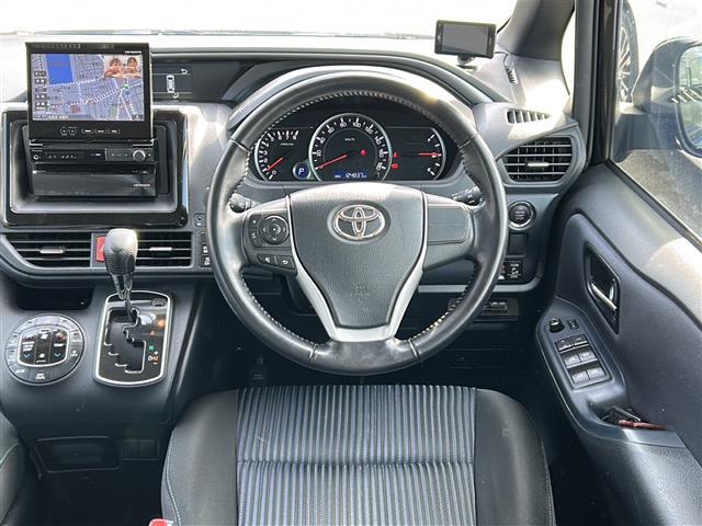 ヴォクシー ＺＳ　煌　社外ＨＤＤナビ　地デジＴＶ　ＤＶＤ再生　Ｂｌｕｅｔｏｏｔｈ　ＥＴＣ　バックカメラ　両側パワスラ　スマートキー　プッシュスタート　純正ＬＥＤヘッドライト　純正１６インチアルミホイール　純正フロアマット（16枚目）