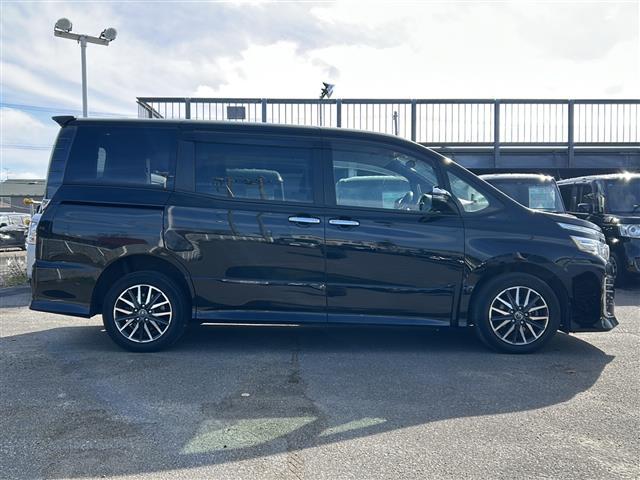 ヴォクシー ＺＳ　煌　社外ＨＤＤナビ　地デジＴＶ　ＤＶＤ再生　Ｂｌｕｅｔｏｏｔｈ　ＥＴＣ　バックカメラ　両側パワスラ　スマートキー　プッシュスタート　純正ＬＥＤヘッドライト　純正１６インチアルミホイール　純正フロアマット（30枚目）