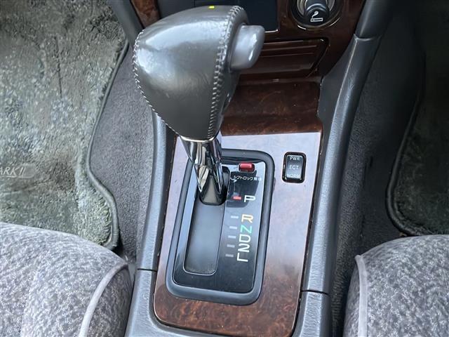 マークⅡ グランデ　レガリア　Ｇエディション　純正オーディオ　ＣＤ再生　前後ドラレコ　Ｄ席パワーシート　リモコンキー　純正ＨＩＤヘッドライト　純正１５インチアルミホイール　純正フロアマット（4枚目）