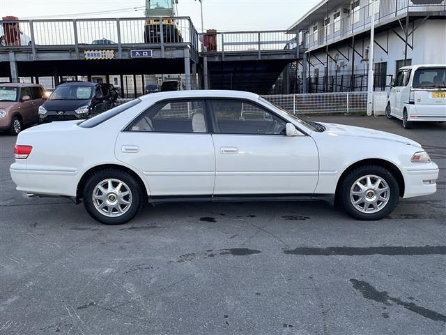 マークⅡ グランデ　レガリア　Ｇエディション　純正オーディオ　ＣＤ再生　前後ドラレコ　Ｄ席パワーシート　リモコンキー　純正ＨＩＤヘッドライト　純正１５インチアルミホイール　純正フロアマット（32枚目）