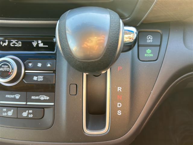 フリード G・ホンダセンシング 純正メモリナビ フルセグ DVD Bluetooth ドラレコ ETC バックカメラ 両側パワスラ シートヒーター ACC リアコーナーセンサー レーンアシスト 衝突軽減ブレーキ スマートキー(8枚目)