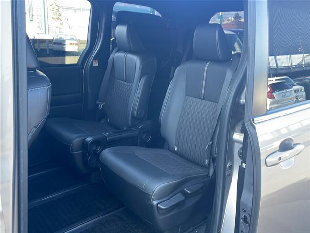 ノア ハイブリッドS-Z ◆4WD◆ワンオーナー◆寒冷地仕様◆純正ディスプレイオーディオ(AM/FM/TV/CD/DVD/BT/Miracast)◆ビルトインETC2.0◆アラウンドビューモニター◆バックカメラ◆両側パワースラ(21枚目)