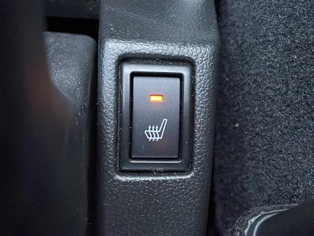 スイフトスポーツ ベースグレード 社外ディスプレイオーディオ DVD再生 Bluetooth シートヒーター クルーズコントロール スマートキー プッシュスタート 純正LEDヘッドライト 純正フロアマット 社外15インチアルミホイール(8枚目)