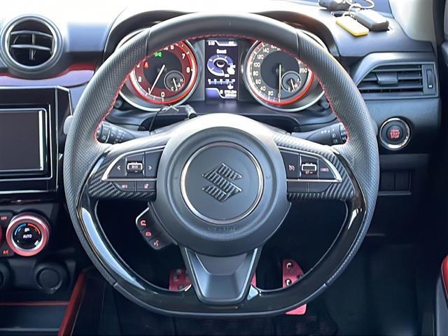 スイフトスポーツ ベースグレード 社外ディスプレイオーディオ DVD再生 Bluetooth シートヒーター クルーズコントロール スマートキー プッシュスタート 純正LEDヘッドライト 純正フロアマット 社外15インチアルミホイール(11枚目)