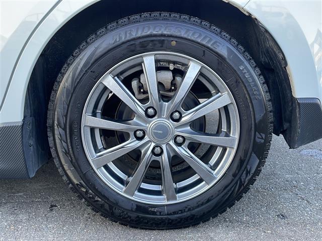 スイフトスポーツ ベースグレード 社外ディスプレイオーディオ DVD再生 Bluetooth シートヒーター クルーズコントロール スマートキー プッシュスタート 純正LEDヘッドライト 純正フロアマット 社外15インチアルミホイール(31枚目)