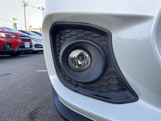 スイフトスポーツ ベースグレード 社外ディスプレイオーディオ DVD再生 Bluetooth シートヒーター クルーズコントロール スマートキー プッシュスタート 純正LEDヘッドライト 純正フロアマット 社外15インチアルミホイール(35枚目)