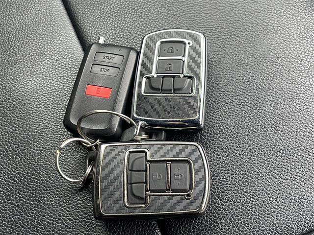 ヴォクシー ＺＳ　煌ＩＩＩ　４ＷＤ／寒冷地仕様／ワンオーナー／フルモデリスタエアロ／オートステップ／純正エンジンスターター／純正夏ＡＷセット積込／Ｔ－ｃｏｎｅｃｔ９インチナビ／フルセグＴＶ／バックカメラ／両側パワースライドドア（18枚目）