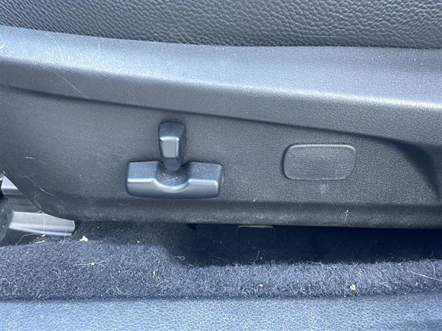 レガシィＢ４ ２．５ｉ　ＢスポーツアイサイトＧパッケージ　社外メモリナビ　フルセグＴＶ　ＤＶＤ再生　Ｂｌｕｅｔｏｏｔｈ　前後ドラレコ　ＥＴＣ　Ｂカメ　前席Ｐシート　クルーズコントロール　レーンアシスト　プリクラッシュブレーキ　スマートキー　プッシュスタート（5枚目）