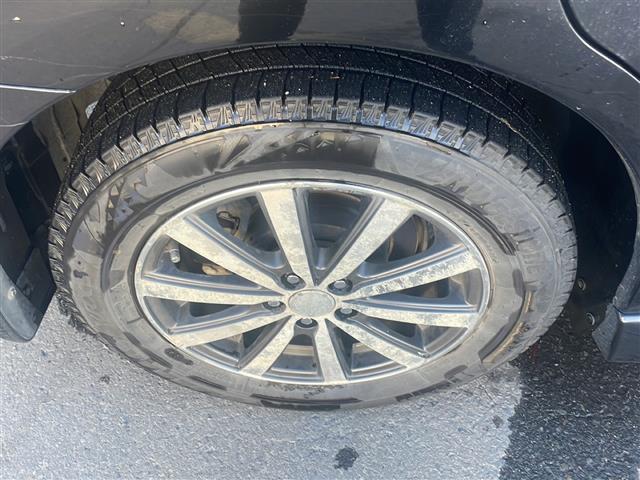 レガシィＢ４ ２．５ｉ　ＢスポーツアイサイトＧパッケージ　社外メモリナビ　フルセグＴＶ　ＤＶＤ再生　Ｂｌｕｅｔｏｏｔｈ　前後ドラレコ　ＥＴＣ　Ｂカメ　前席Ｐシート　クルーズコントロール　レーンアシスト　プリクラッシュブレーキ　スマートキー　プッシュスタート（32枚目）