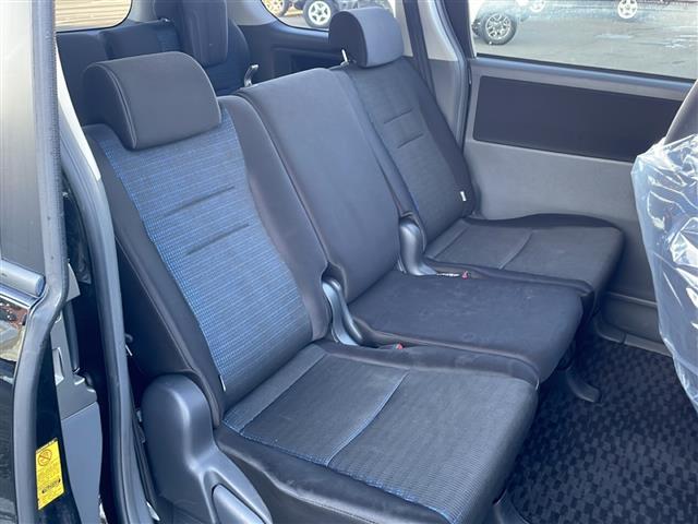 ヴォクシー Ｚ　社外ＳＤナビ　フルセグＴＶ　ＤＶＤ再生　Ｂｌｕｅｔｏｏｔｈ　リモコンキー　純正ＨＩＤヘッドライト　純正１６インチアルミホイール　純正フロアマット（14枚目）