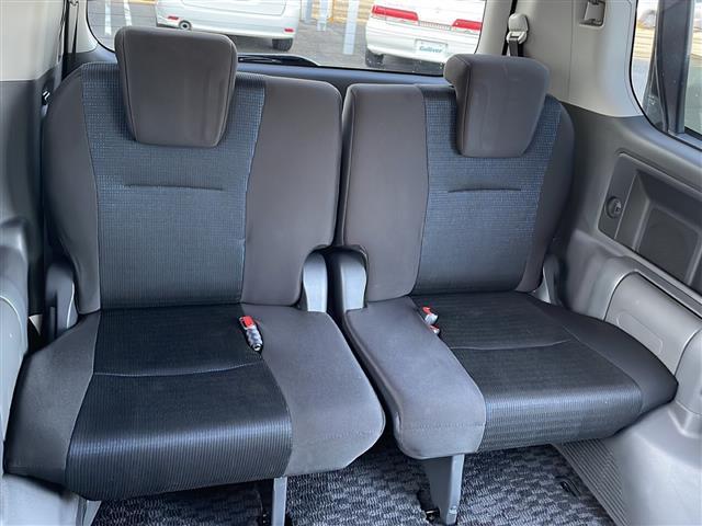 ヴォクシー Ｚ　社外ＳＤナビ　フルセグＴＶ　ＤＶＤ再生　Ｂｌｕｅｔｏｏｔｈ　リモコンキー　純正ＨＩＤヘッドライト　純正１６インチアルミホイール　純正フロアマット（15枚目）