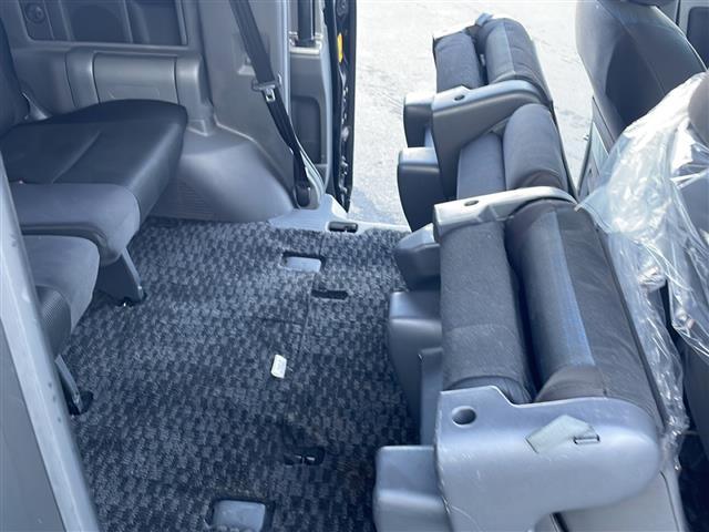 ヴォクシー Ｚ　社外ＳＤナビ　フルセグＴＶ　ＤＶＤ再生　Ｂｌｕｅｔｏｏｔｈ　リモコンキー　純正ＨＩＤヘッドライト　純正１６インチアルミホイール　純正フロアマット（18枚目）