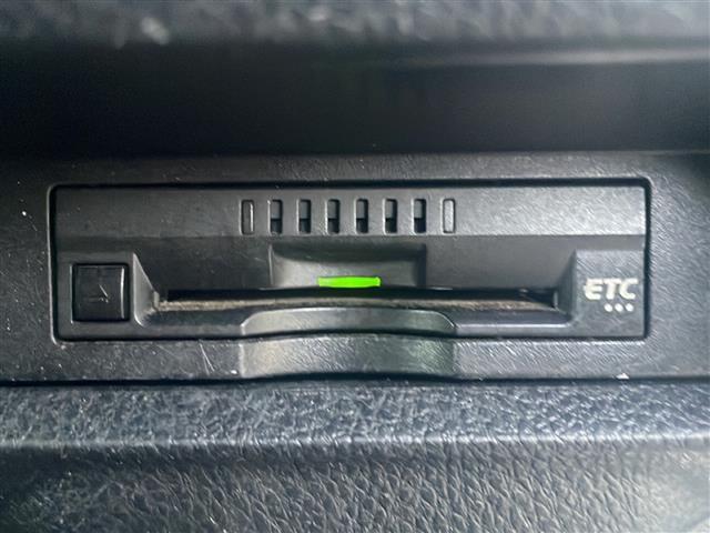 ヴォクシー Ｖ　純正９インチナビ　フルセグ　ＤＶＤ　Ｂｌｕｅｔｏｏｔｈ　前後ドラレコ　ＥＴＣ　Ｂカメ　両側パワスラ　クルーズコントロール　レーンアシスト　プリクラッシュセーフティ　スマートキー　プッシュスタート（17枚目）