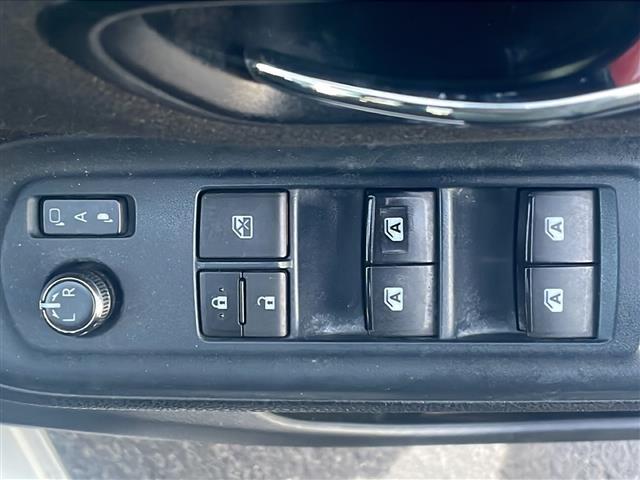 ヴォクシー Ｖ　純正９インチナビ　フルセグ　ＤＶＤ　Ｂｌｕｅｔｏｏｔｈ　前後ドラレコ　ＥＴＣ　Ｂカメ　両側パワスラ　クルーズコントロール　レーンアシスト　プリクラッシュセーフティ　スマートキー　プッシュスタート（18枚目）