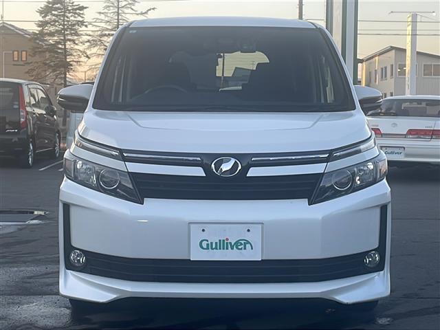 ヴォクシー Ｖ　純正９インチナビ　フルセグ　ＤＶＤ　Ｂｌｕｅｔｏｏｔｈ　前後ドラレコ　ＥＴＣ　Ｂカメ　両側パワスラ　クルーズコントロール　レーンアシスト　プリクラッシュセーフティ　スマートキー　プッシュスタート（27枚目）