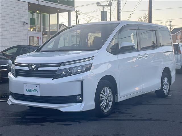 ヴォクシー Ｖ　純正９インチナビ　フルセグ　ＤＶＤ　Ｂｌｕｅｔｏｏｔｈ　前後ドラレコ　ＥＴＣ　Ｂカメ　両側パワスラ　クルーズコントロール　レーンアシスト　プリクラッシュセーフティ　スマートキー　プッシュスタート（28枚目）