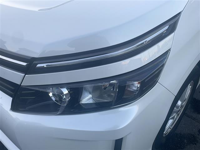 ヴォクシー Ｖ　純正９インチナビ　フルセグ　ＤＶＤ　Ｂｌｕｅｔｏｏｔｈ　前後ドラレコ　ＥＴＣ　Ｂカメ　両側パワスラ　クルーズコントロール　レーンアシスト　プリクラッシュセーフティ　スマートキー　プッシュスタート（34枚目）